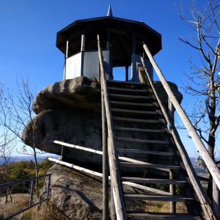 Aussichtspavillon Schüssel auf dem Großen Waldstein - Aussichtspavillon Schüssel auf dem Großen Waldstein in der ErlebnisRegion Fichtelgebirge