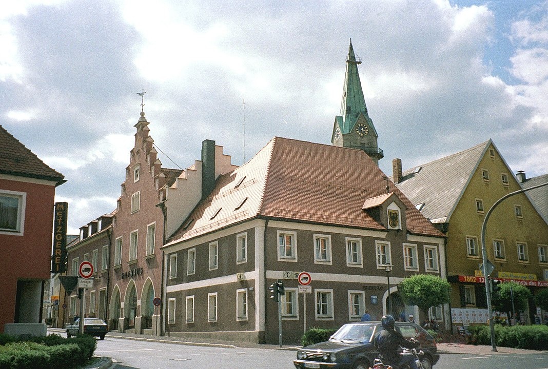 Marktplatz und Rathaus - Erbendorf im Steinwald in der ErlebnisRegion Fichtelgebirge