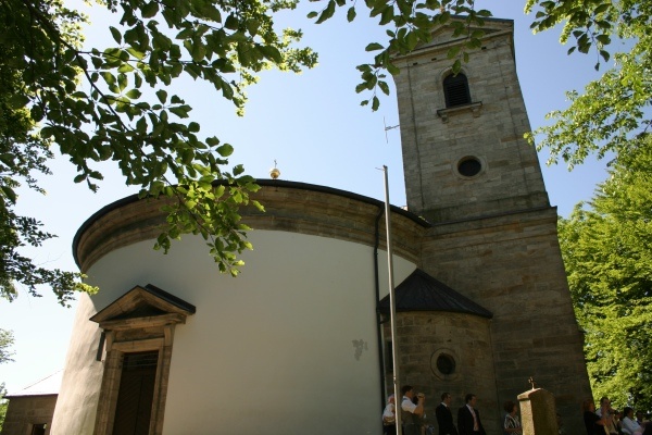Wallfahrtskirche auf dem benachbarten Armesberg - Kulmain im Steinwald in der ErlebnisRegion Fichtelgebirge