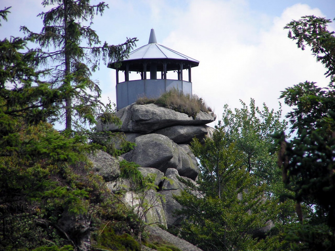 Aussichtspavillon Schüssel auf dem Großen Waldstein - Aussichtspavillon Schüssel auf dem Großen Waldstein in der ErlebnisRegion Fichtelgebirge