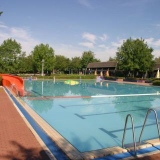 Nichtschwimmer- und Schwimmerbecken-Freibad in Tirschenreuth - Freibad in Tirschenreuth in der ErlebnisRegion Fichtelgebirge